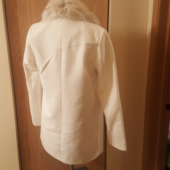 Covington ladies fur lapel coat - Picture 5 of 7